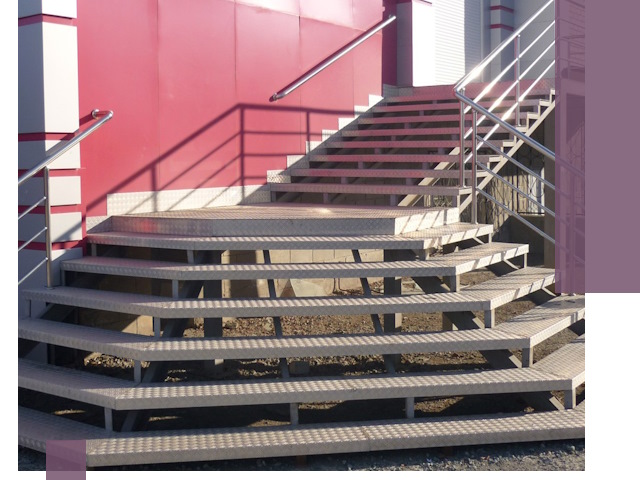 Лестницы для магазина в Славгороде — изготовление и монтаж